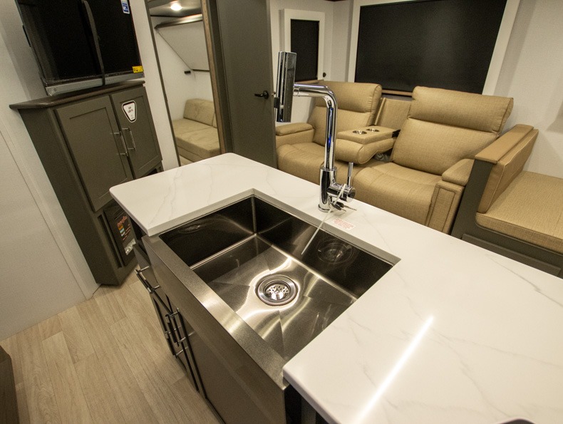 2026 Keystone Bullet Premium 330BKQ, $ 62,244