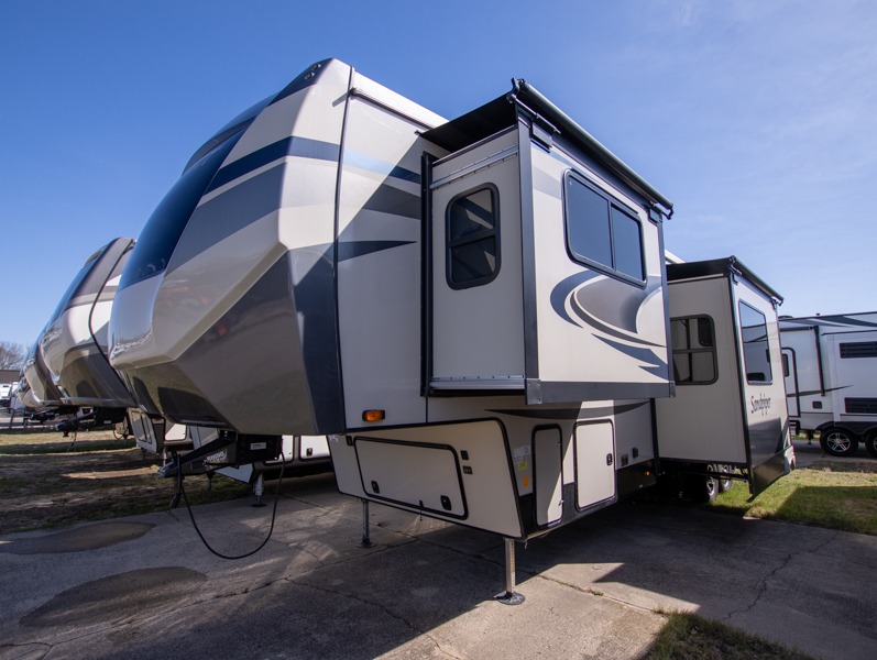 2021 Forest River Sandpiper C-Class 3550FL, $ 0