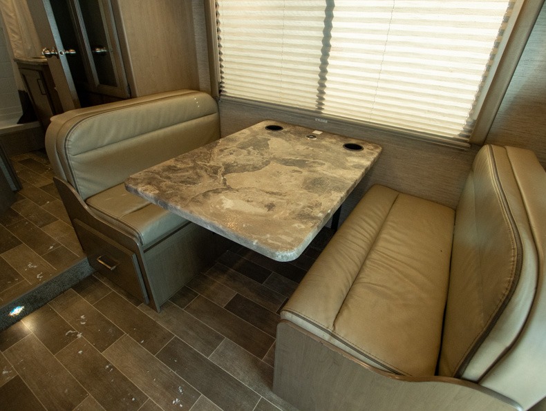 2022 Thor Motor Coach Quantum SE SE22 Ford, $ 0