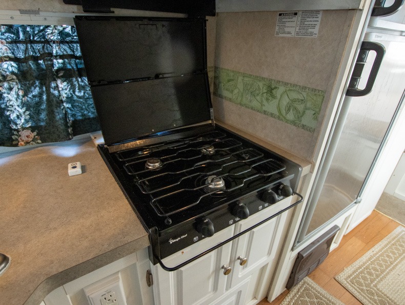 2005 Forest River Rockwood 8272S, $ 0