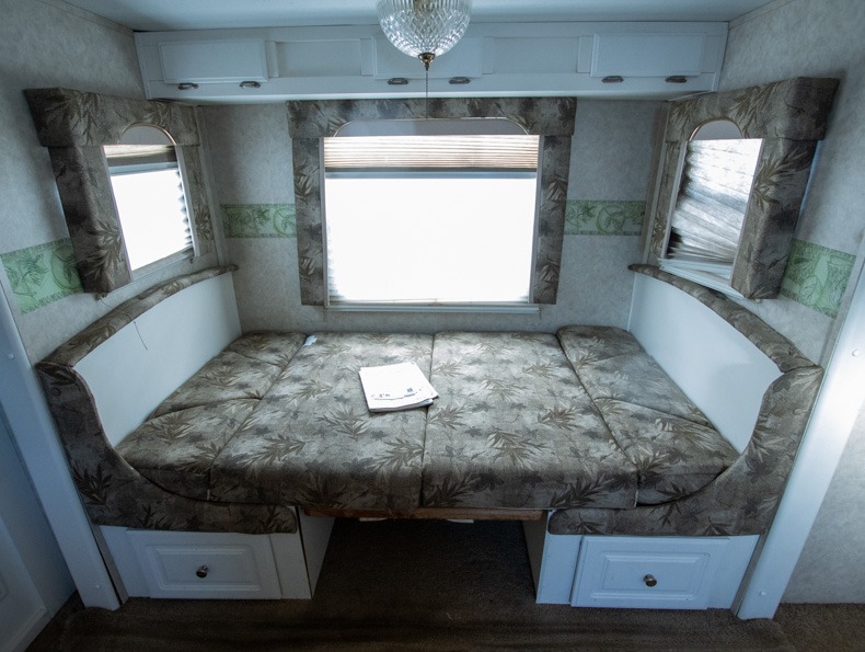 2005 Forest River Rockwood 8272S, $ 0