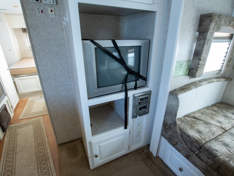 2005 Forest River Rockwood 8272S, $ 0