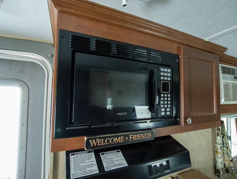 2015 Riverside RV White Water 177 Retro, $ 0