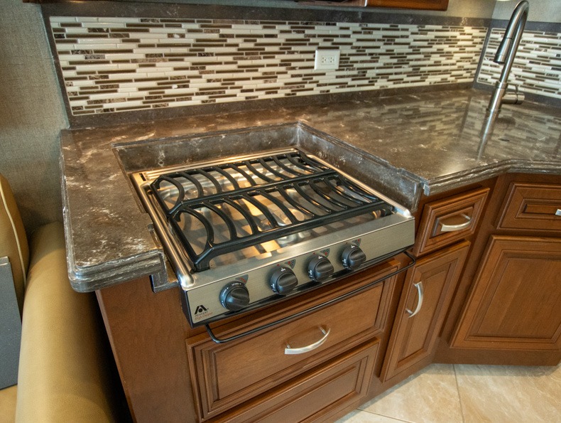 2016 Forest River Berkshire XL 40BH, $ 0