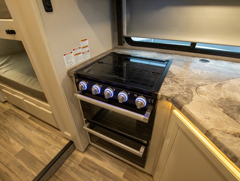 2023 Thor Motor Coach Four Winds 31EV, $ 0