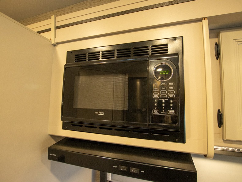 2023 Thor Motor Coach Four Winds 31EV, $ 0