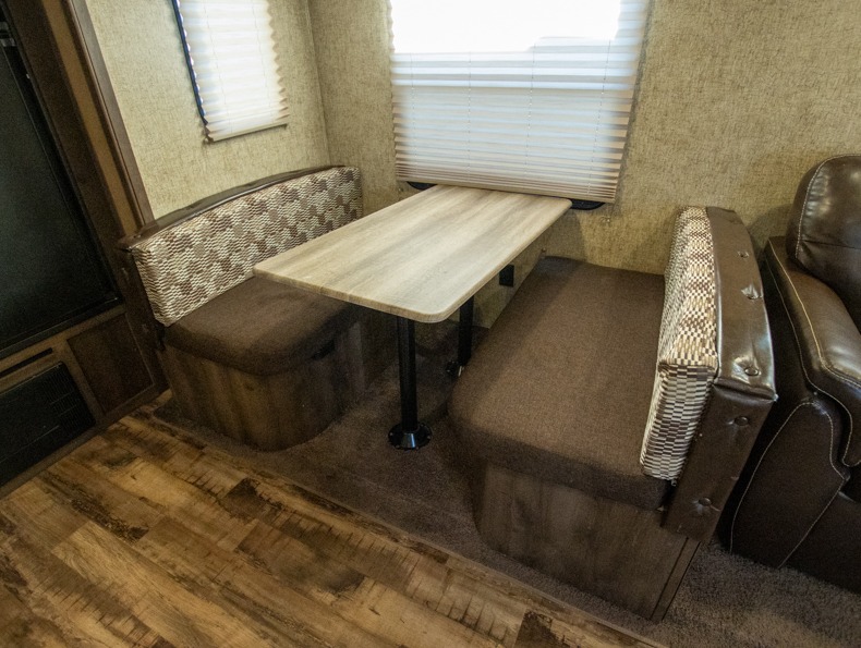 2016 Palomino Puma 32RKTS, $ 0