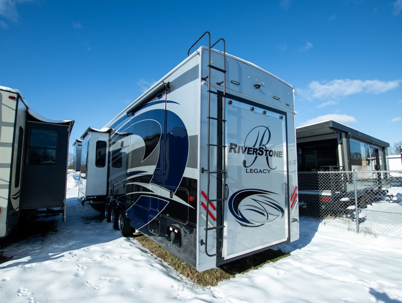 2020 Forest River Riverstone 39FKTH, $ 0