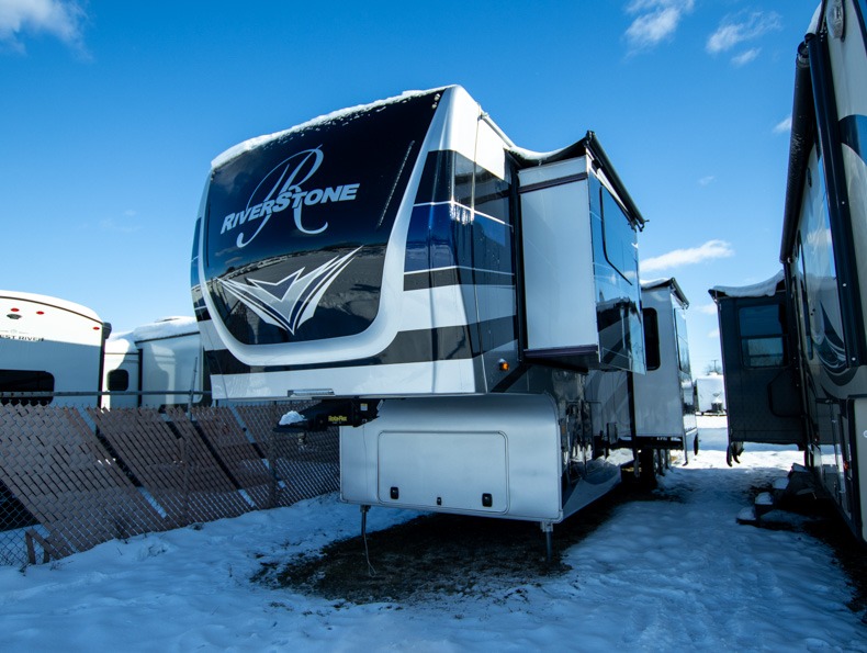 2020 Forest River Riverstone 39FKTH, $ 0