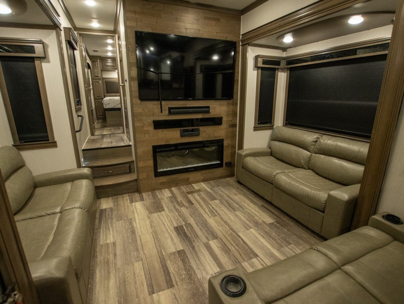 2020 Forest River Riverstone 39FKTH, $ 0