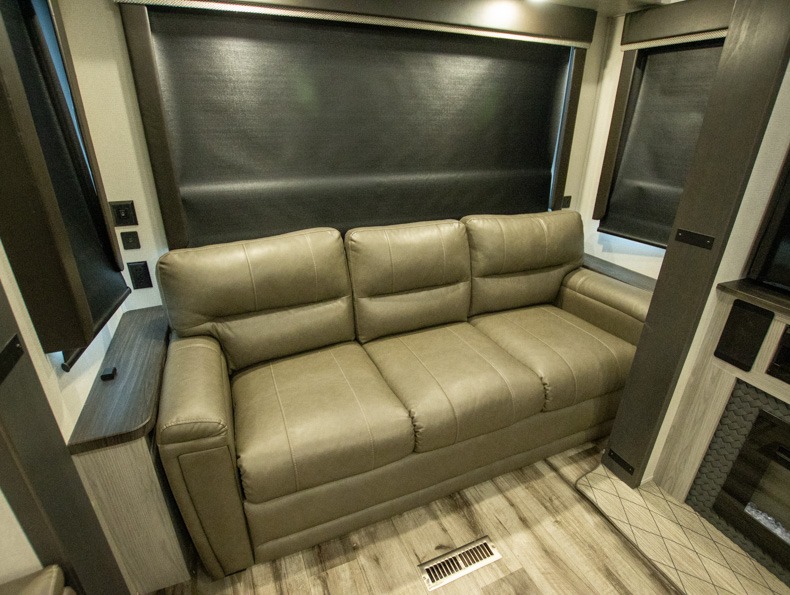 2022 Keystone Montana High Country 295RL, $ 0