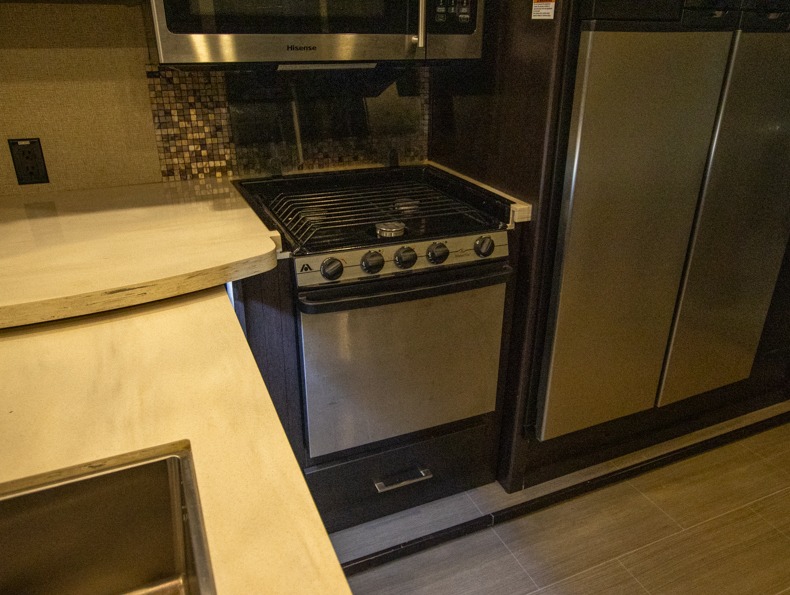 2018 Keystone Raptor 362TS, $ 0