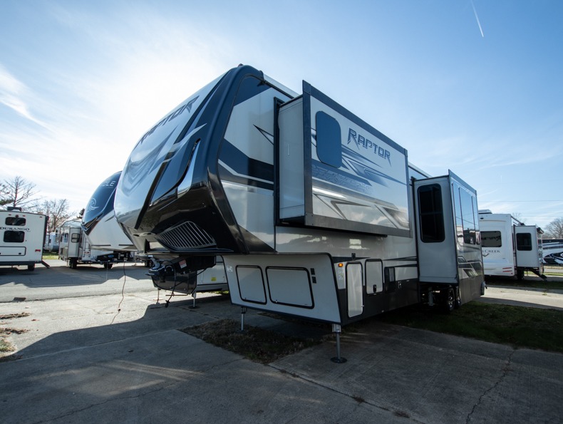 2018 Keystone Raptor 362TS, $ 0