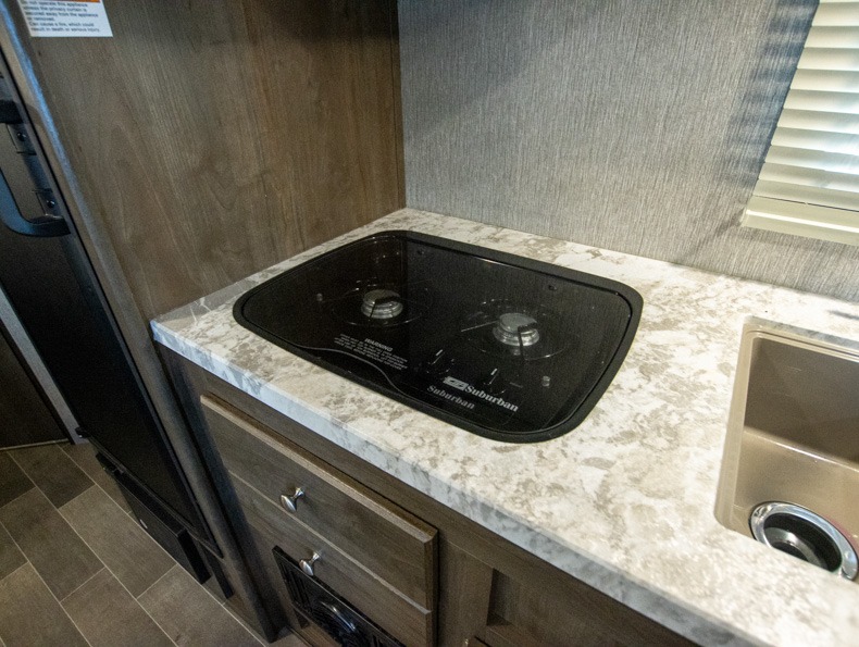 2019 Dutchmen Coleman Light LX 2125BH, $ 0