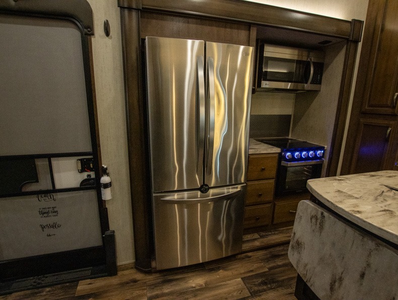 2019 Forest River Sandpiper 384QBOK, $ 0