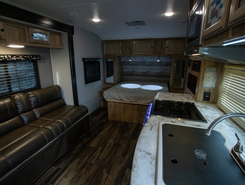 2020 Coachmen Freedom Express Ultra-Lite 192RBS, $ 0