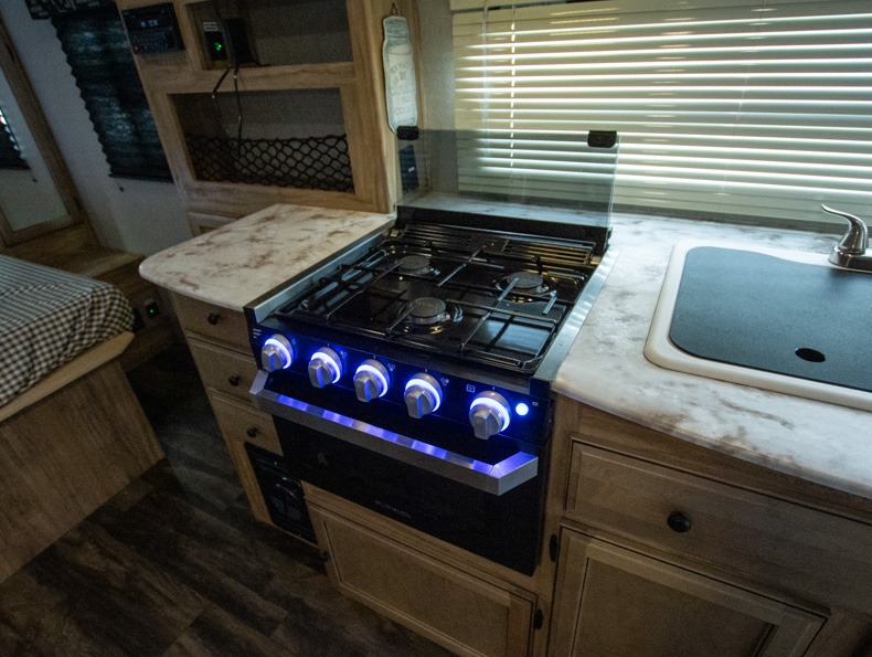 2020 Coachmen Freedom Express Ultra-Lite 192RBS, $ 0