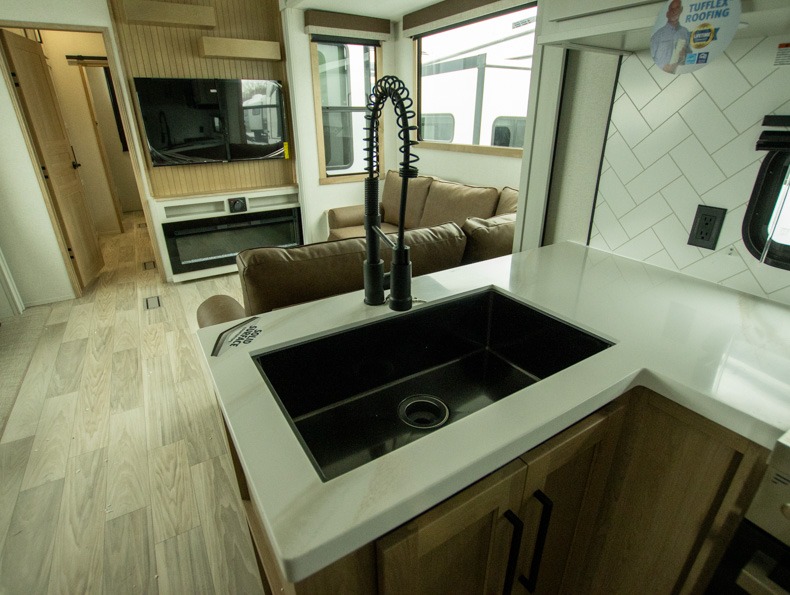 2026 Forest River Sandpiper 3710HBFB, $ 0