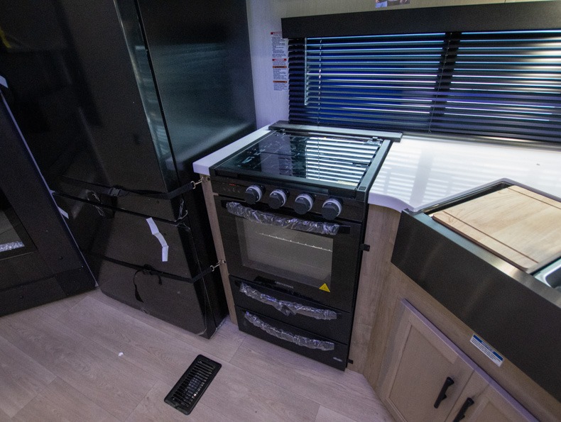 2026 Forest River Cherokee Timberwolf 39DC, $ 0