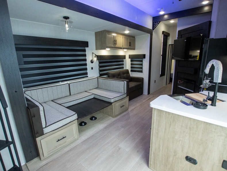 2026 Forest River Cherokee Timberwolf 39DC, $ 0