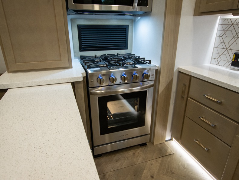 2026 Keystone Raptor 444, $ 0