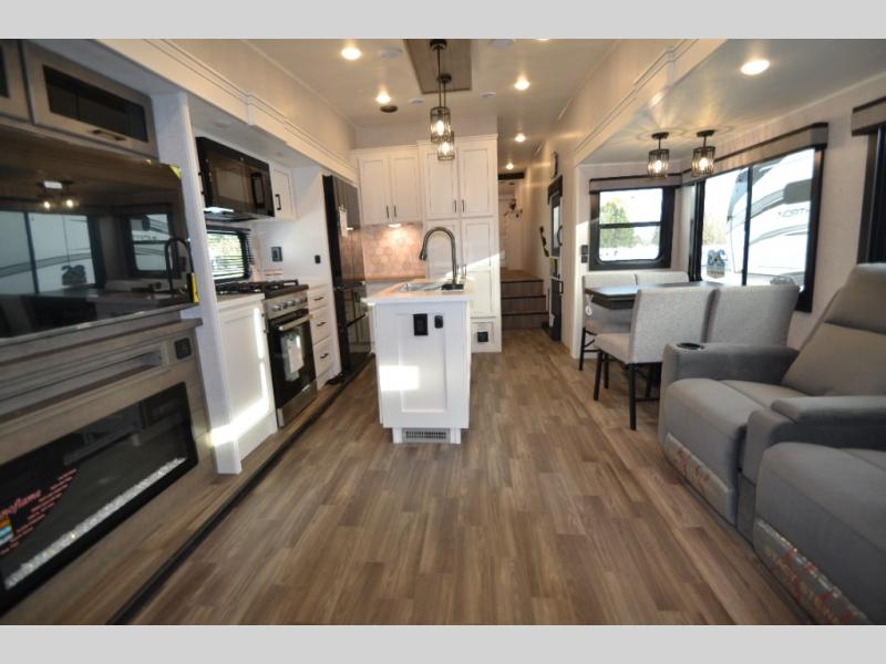 2025 Jayco Eagle 355MBQS, $ 111,806