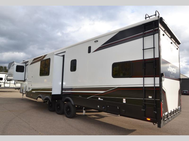 2026 Jayco Seismic 395, $ 141,054