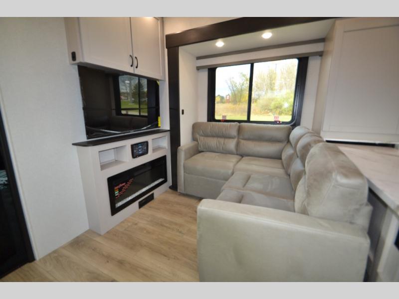 2026 Jayco Seismic 395, $ 141,054