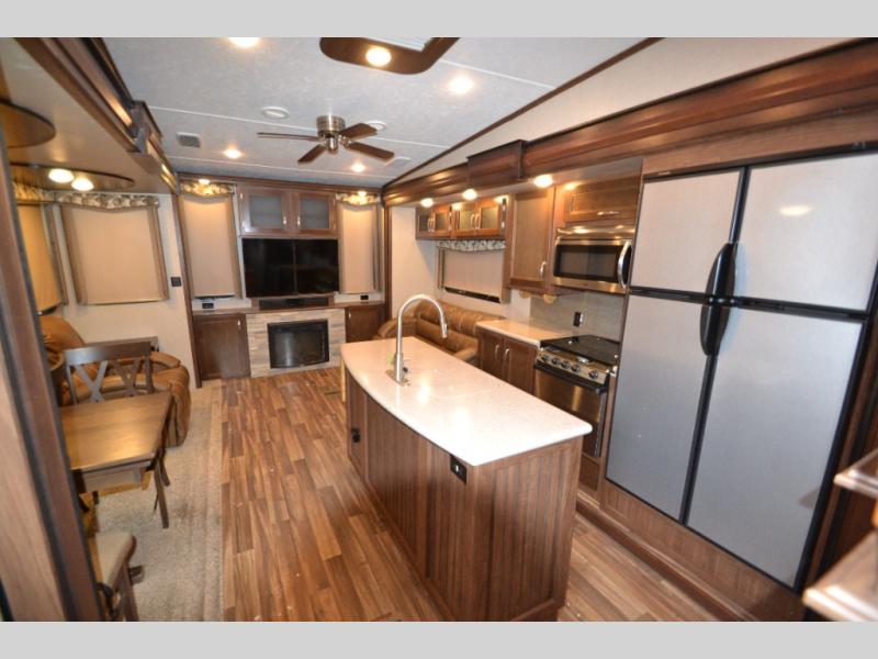 2018 Keystone Montana High Country 310RE, $ 0