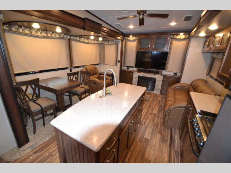 2018 Keystone Montana High Country 310RE, $ 0