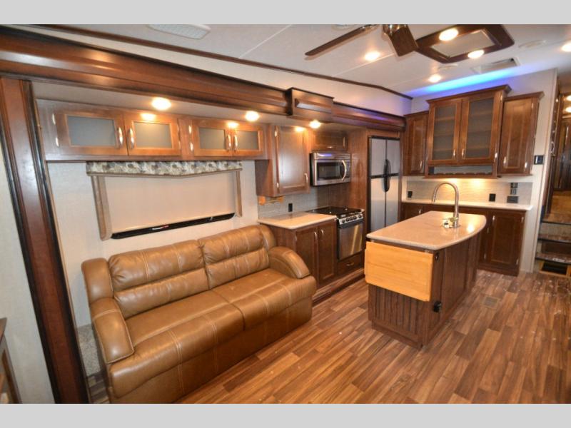 2018 Keystone Montana High Country 310RE, $ 0