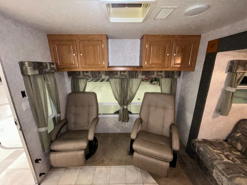 2005 Forest River Wildwood 27RL, $ 15,990