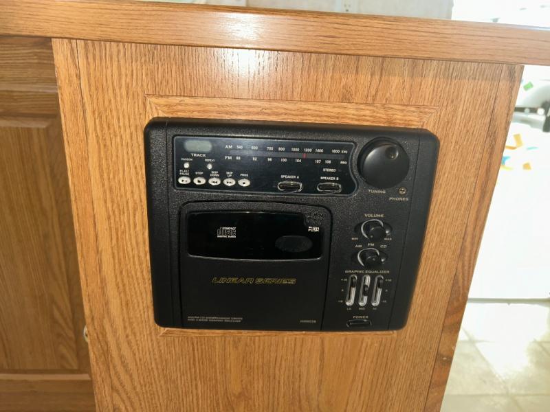 2005 Forest River Wildwood 27RL, $ 15,990