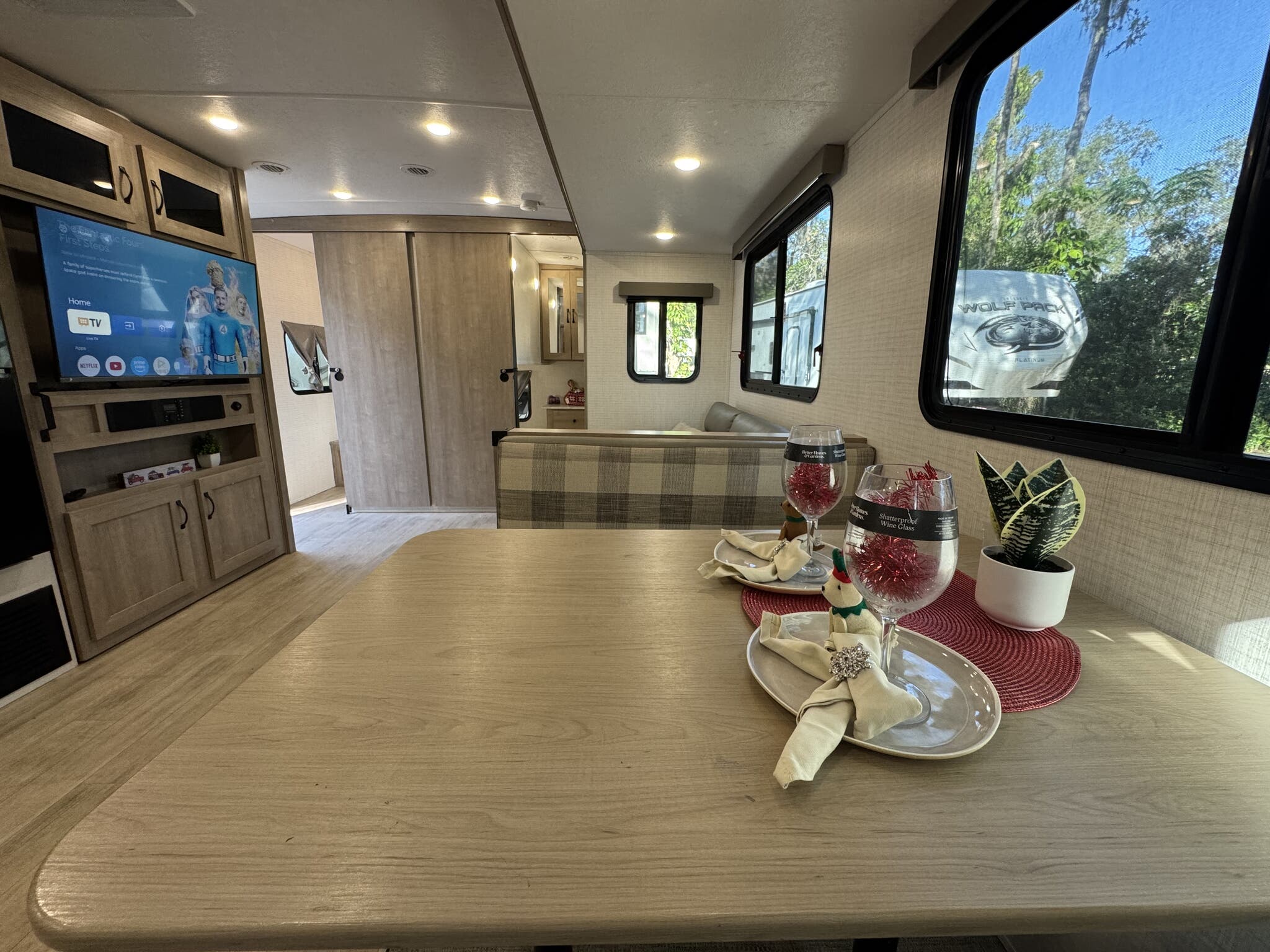 2025 Palomino SolAire Ultra Lite 3150TBSS, $ 34,500