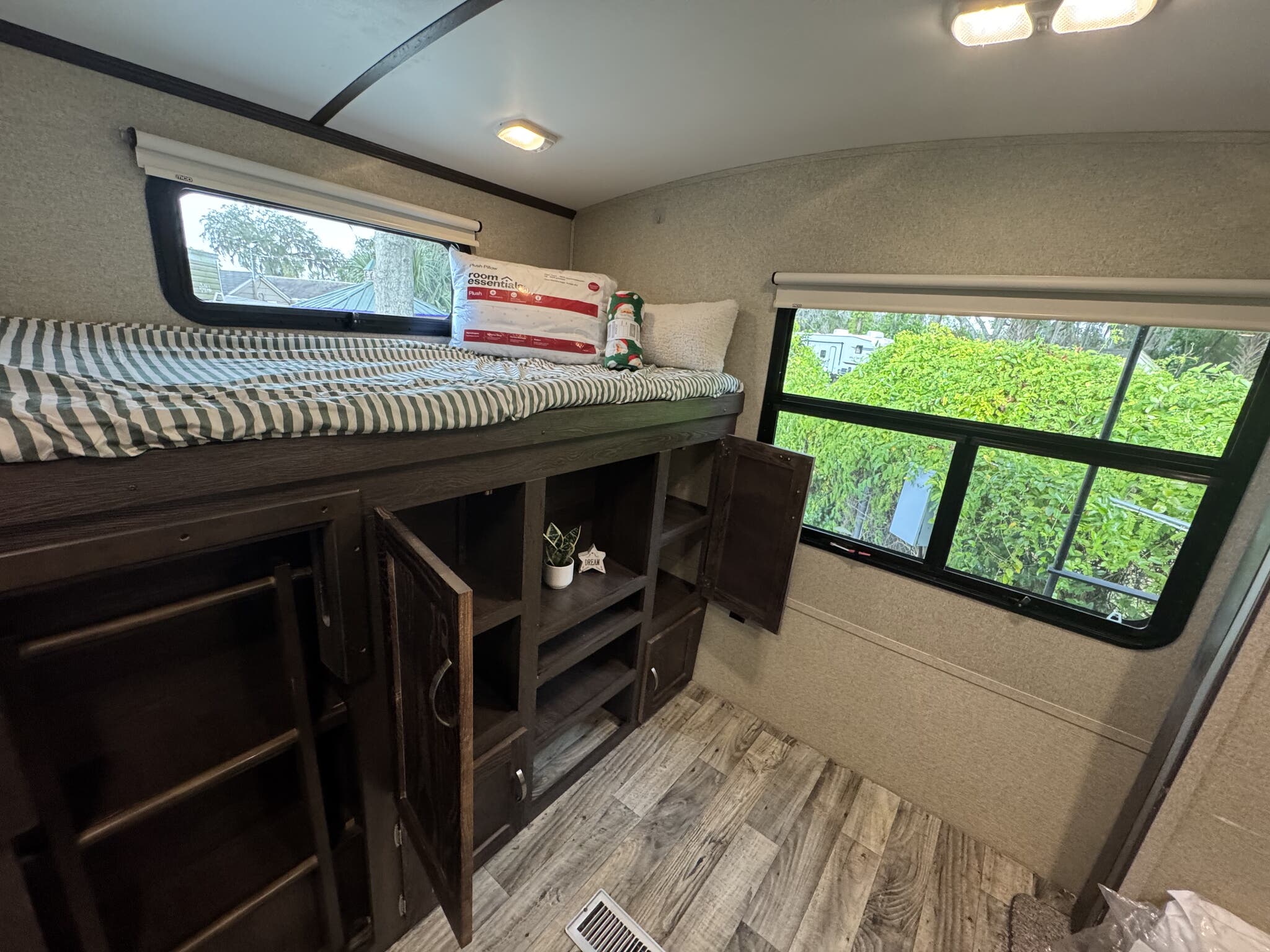 2018 Keystone Outback Super-Lite 312BH, $ 19,999