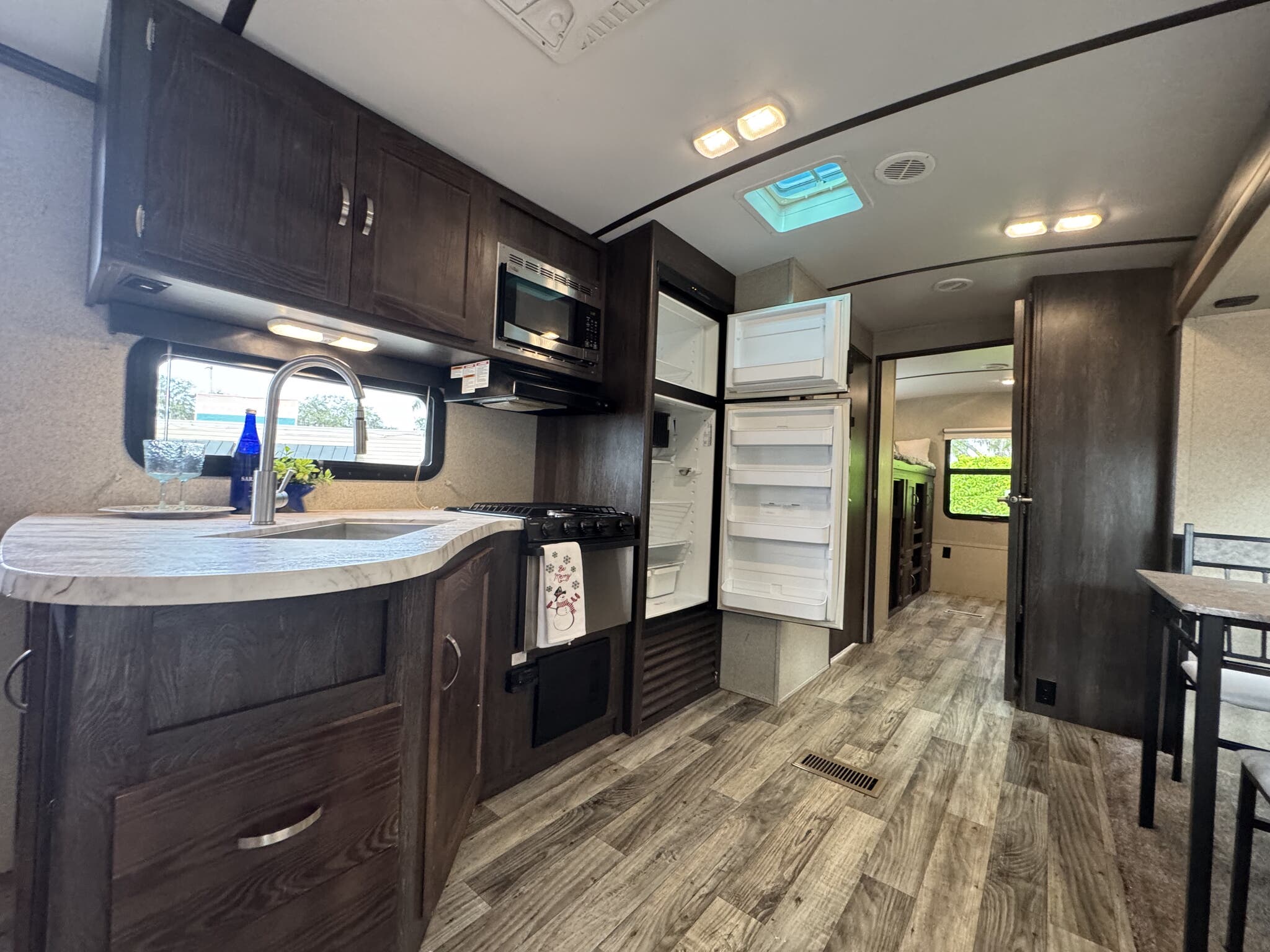 2018 Keystone Outback Super-Lite 312BH, $ 19,999