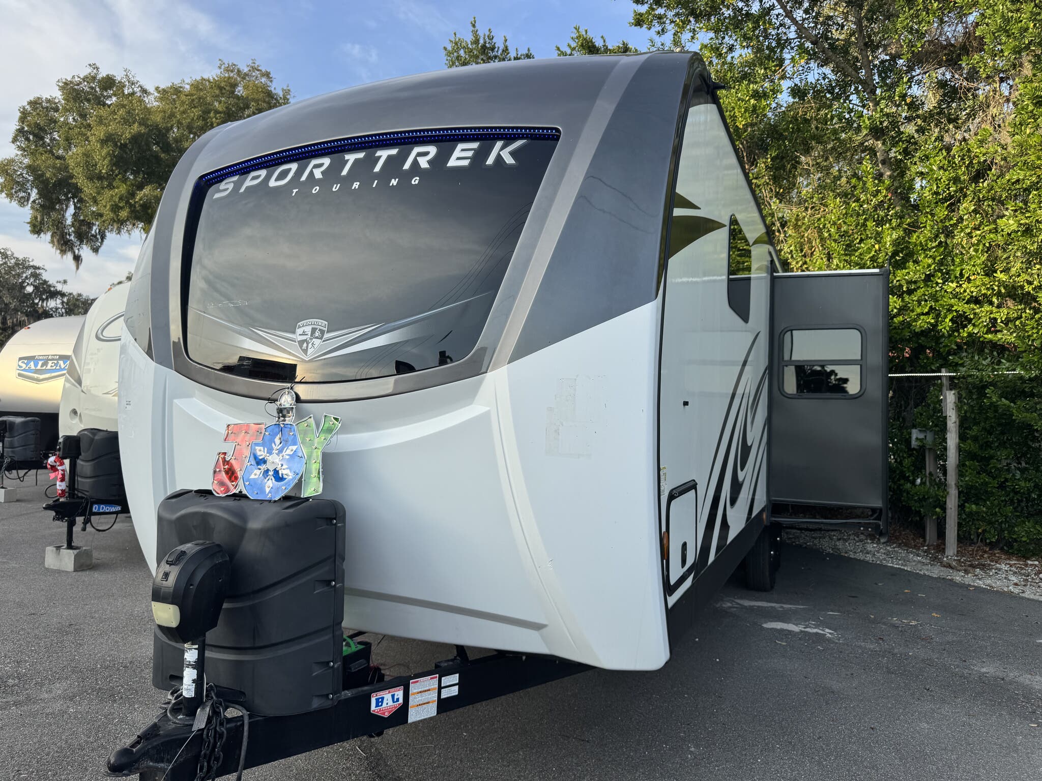 2022 Venture SportTrek Touring Edition STT272VRK, $ 33,999