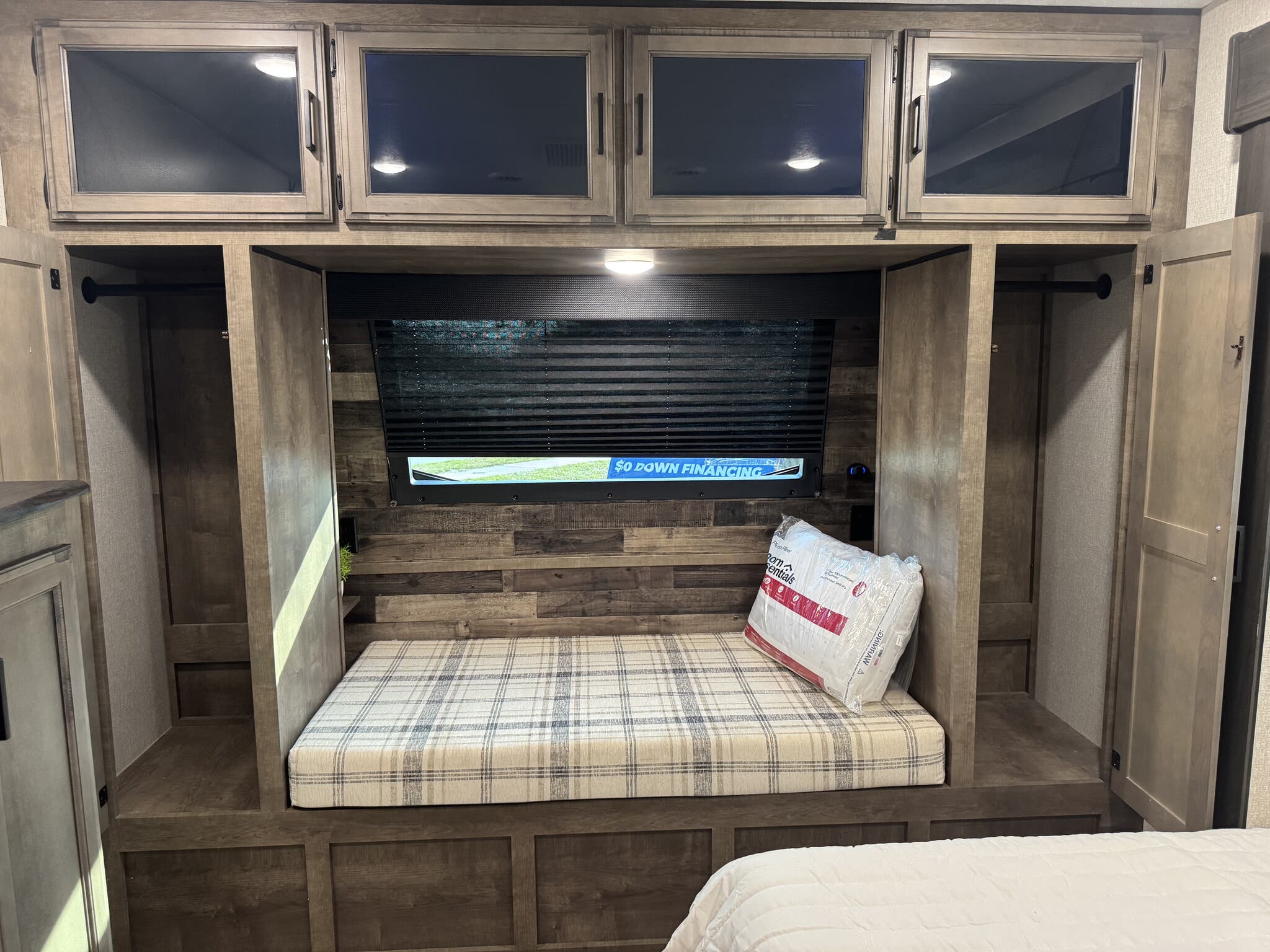 2022 Venture SportTrek Touring Edition STT272VRK, $ 33,999