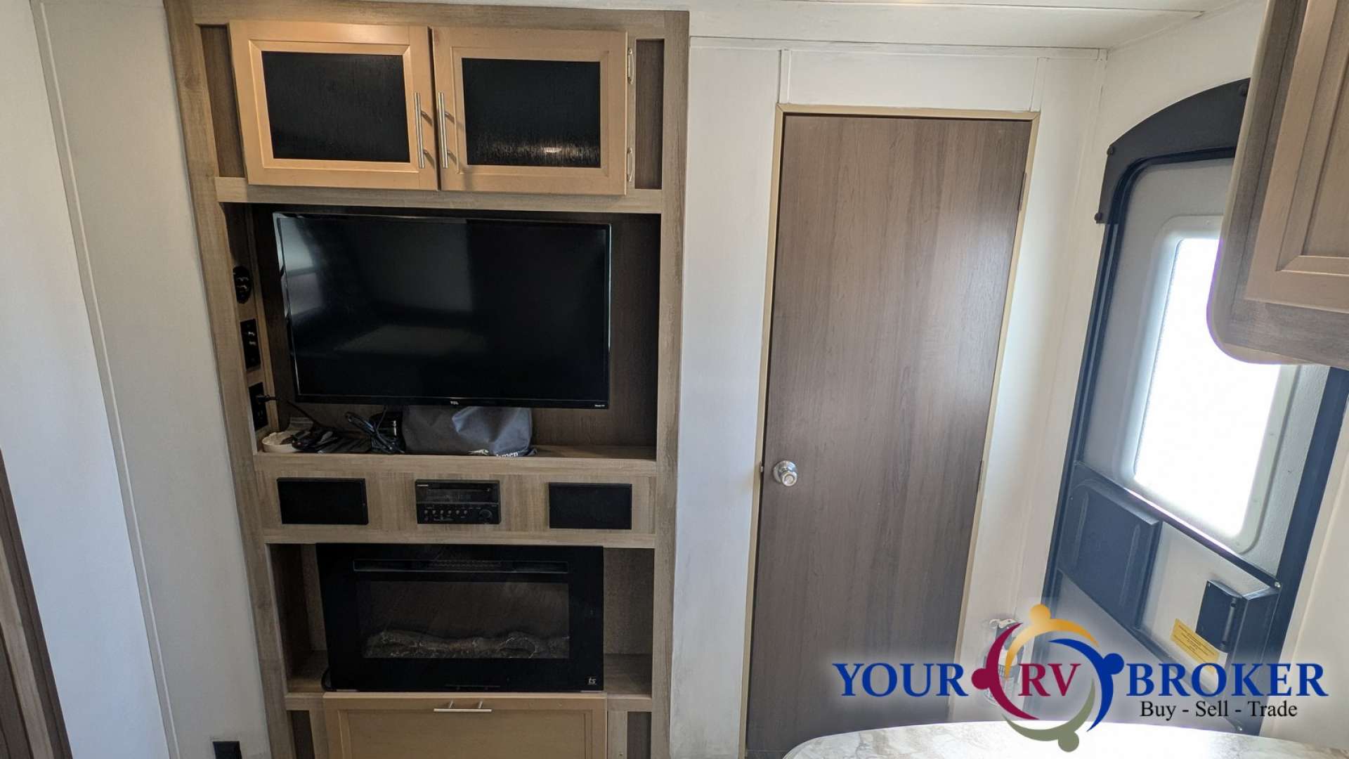 2019 Coachmen Catalina SBX 321BHDS CK, $ 17,500