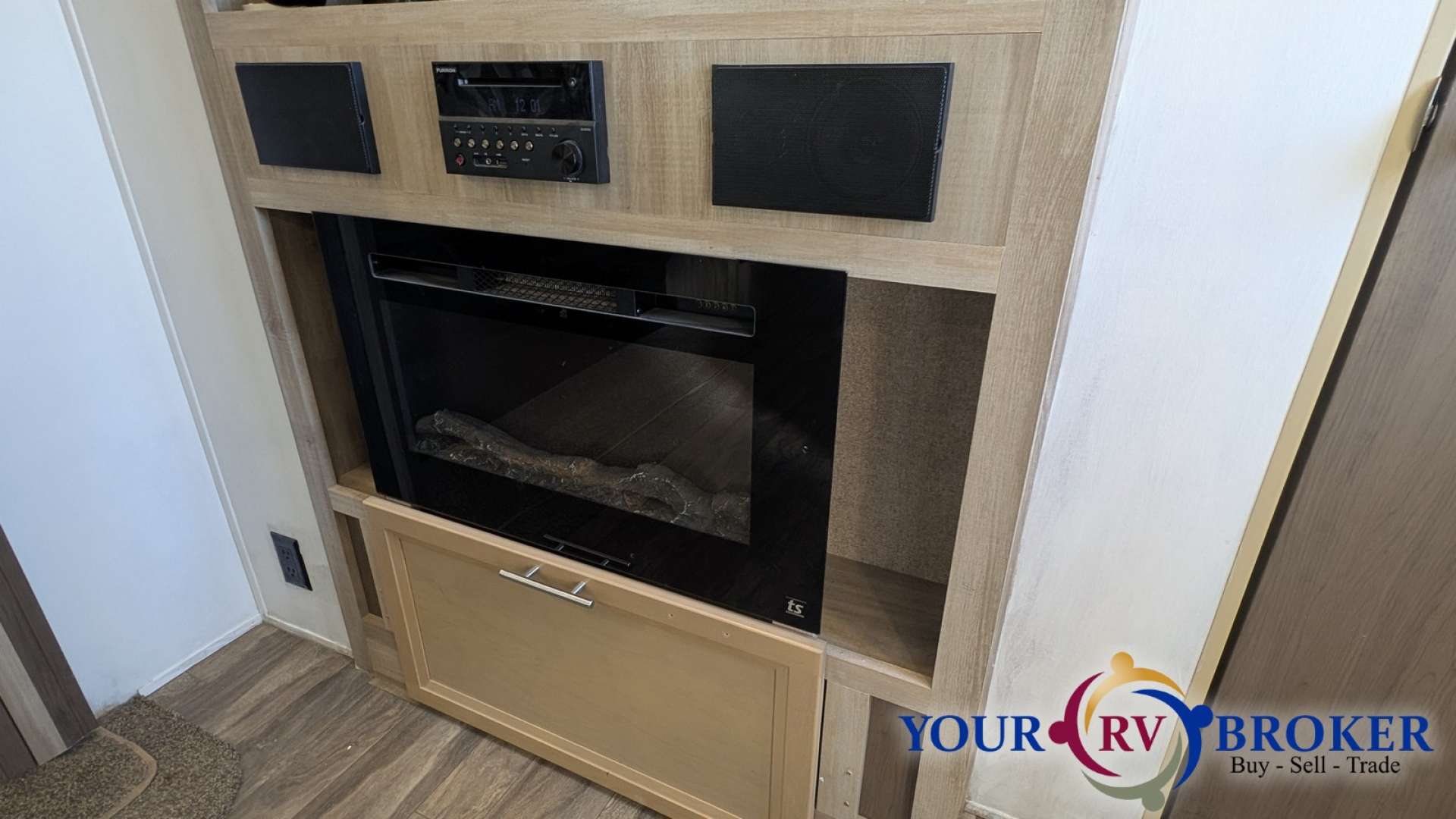 2019 Coachmen Catalina SBX 321BHDS CK, $ 17,500