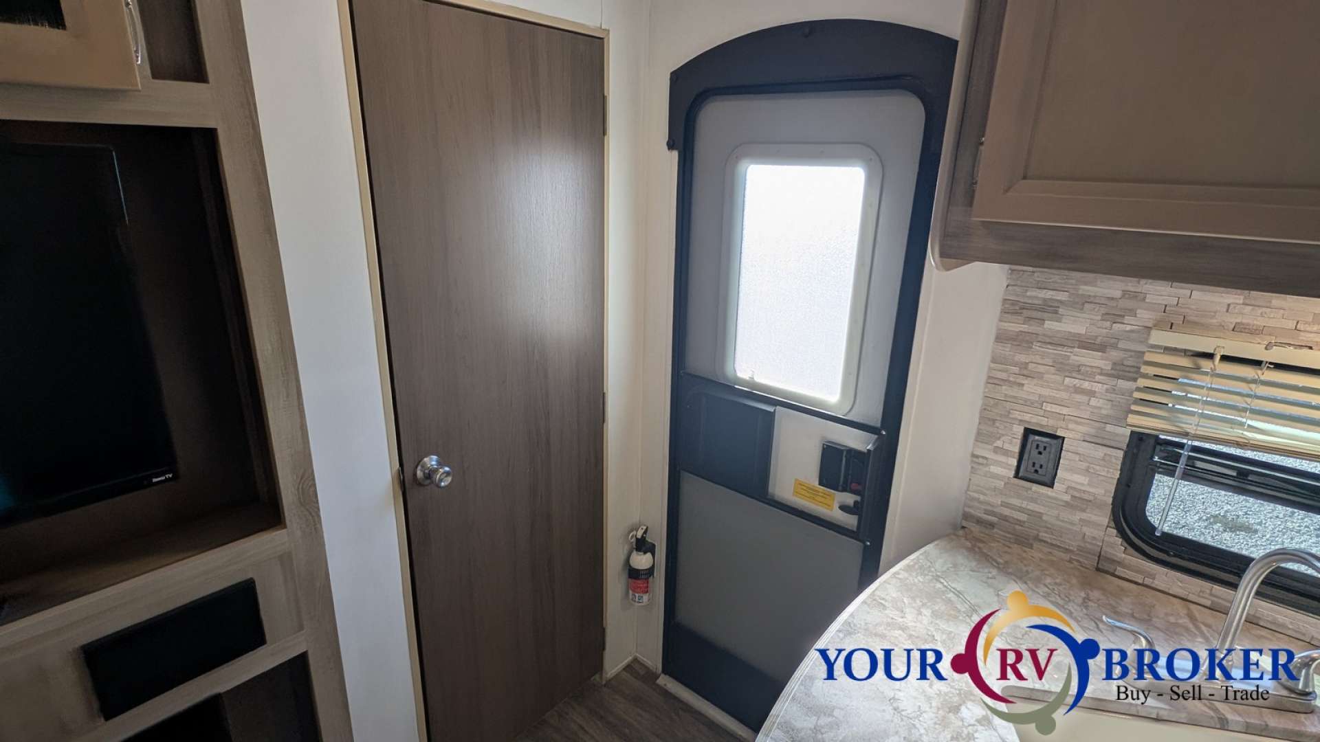 2019 Coachmen Catalina SBX 321BHDS CK, $ 17,500