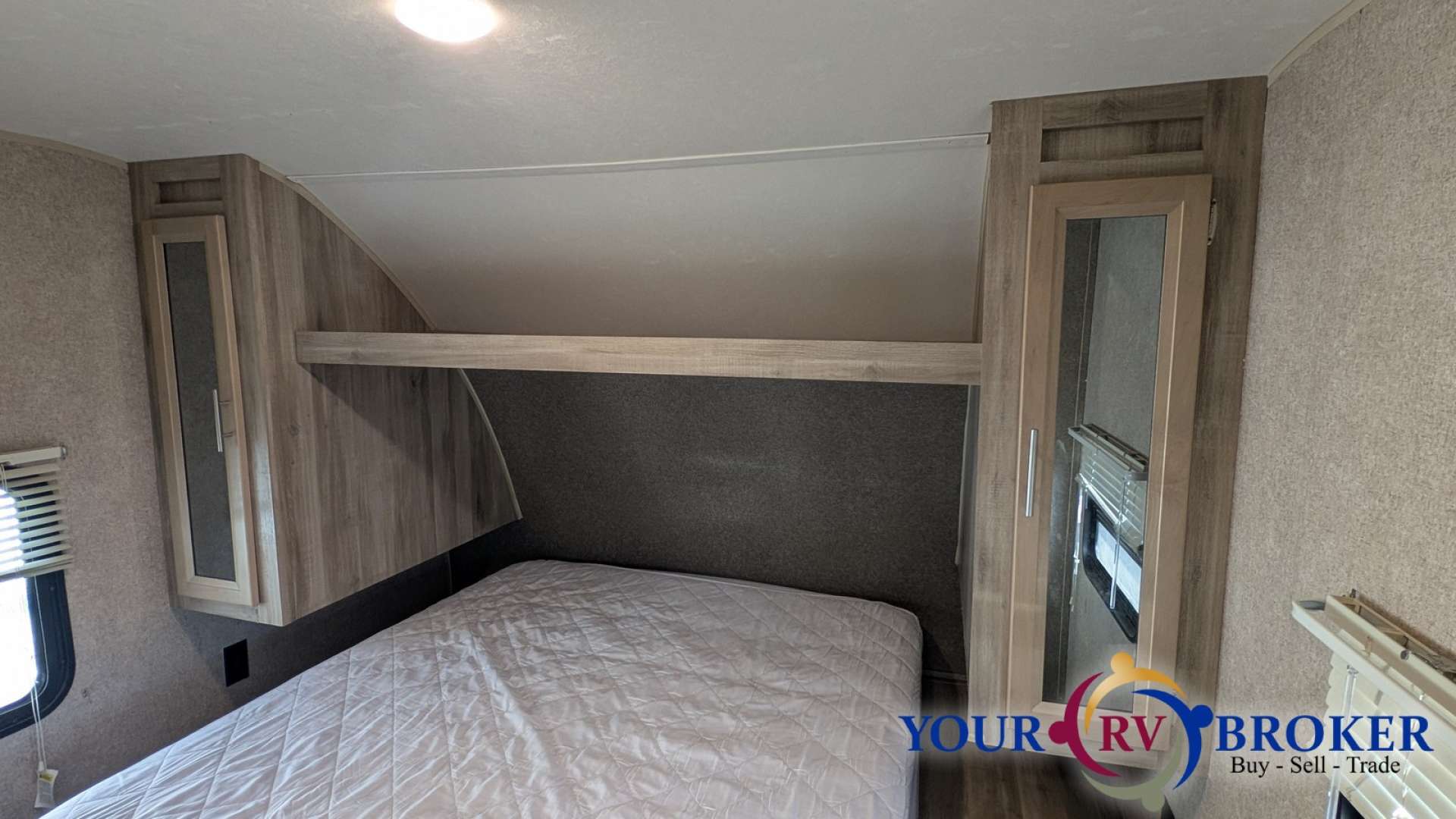 2019 Coachmen Catalina SBX 321BHDS CK, $ 17,500