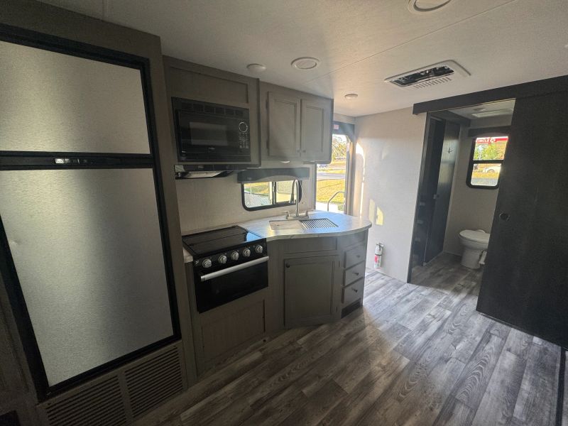 2022 Starcraft Super Lite, $ 16,900