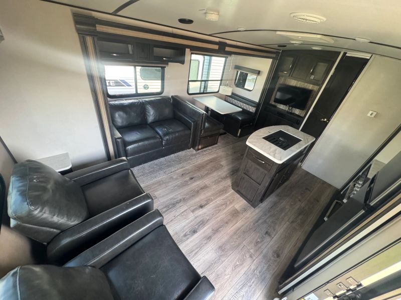 2019 Forest River Surveyor Luxury, $ 15,900