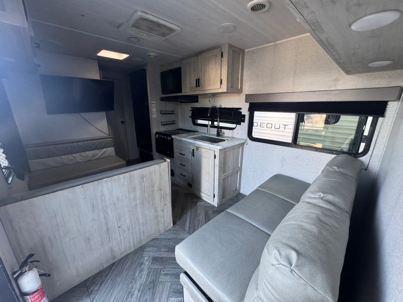 2023 East To West Silver Lake, $ 12,900