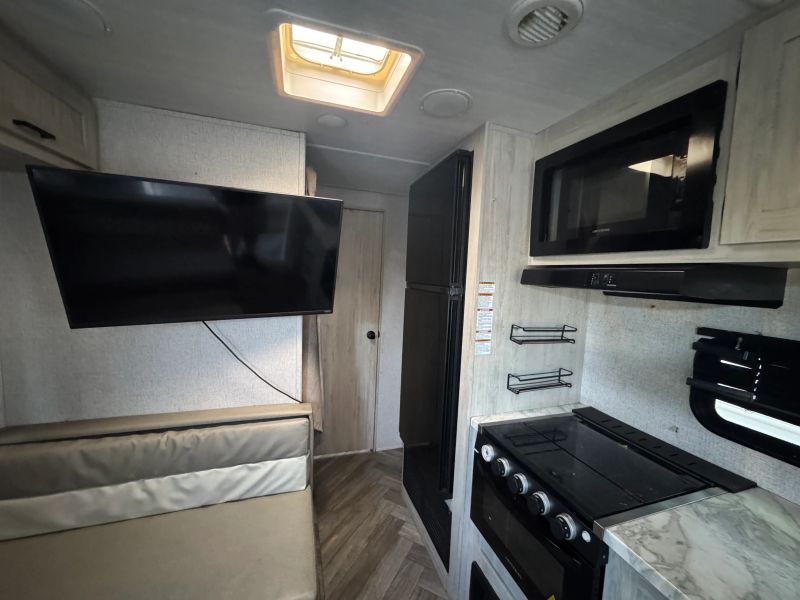 2023 East To West Silver Lake, $ 12,900