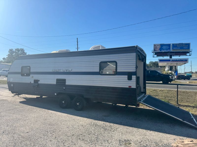 2019 Forest River Grey Wolf Toy Hauler, $ 16,900