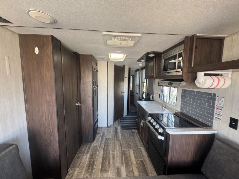 2019 Forest River Grey Wolf Toy Hauler, $ 16,900
