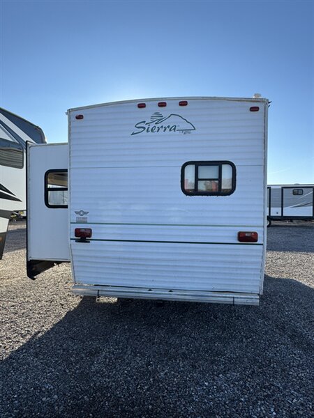 2001 Forest River 27RKSS, $ 6,895