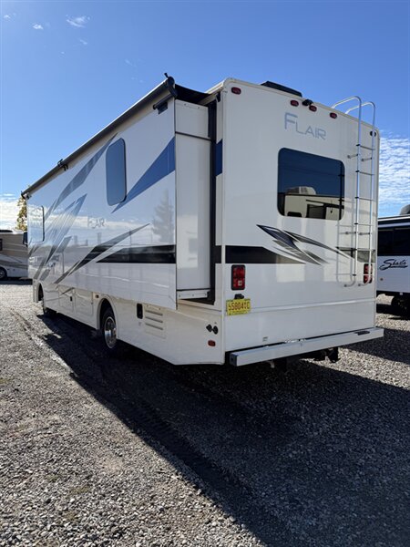 2021 Fleetwood Flair 29M, $ 64,500